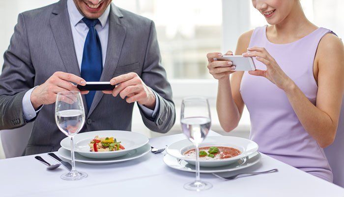 restaurant customers tweet their dish