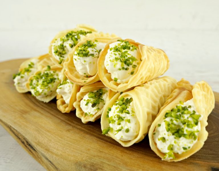 Pistachio and Lemon Cannoli Recipe