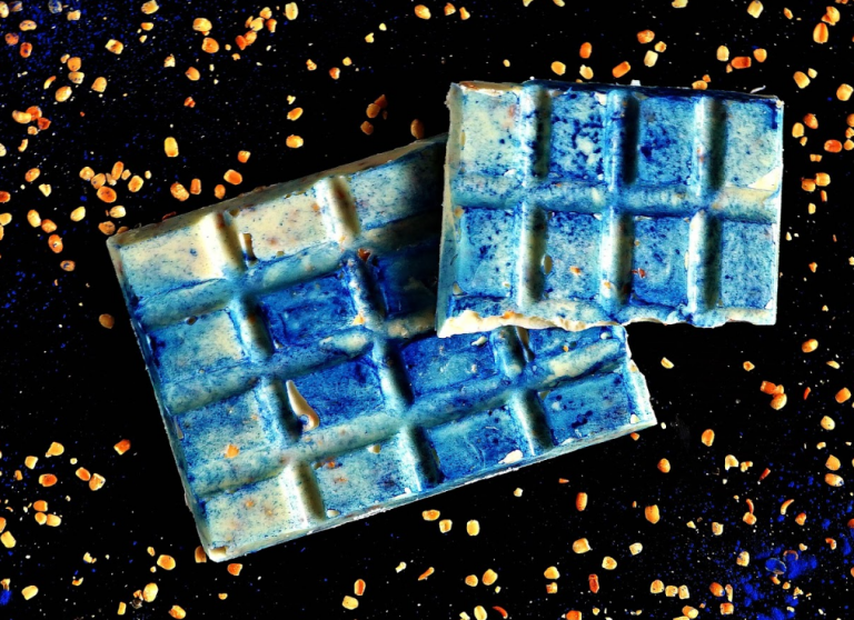 Spirulina and Toasted Hemp White Chocolate Bar