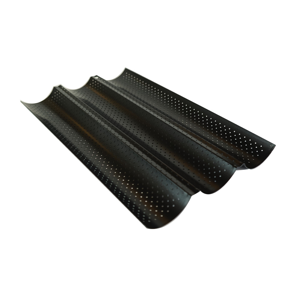 Perforated Bread Pan Black 1 pc Artigee